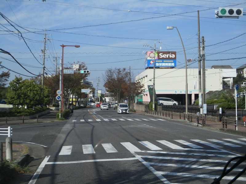 2021.11.2 (26) 赤池駅いきバス - 三好弥栄交差点 1600-1200