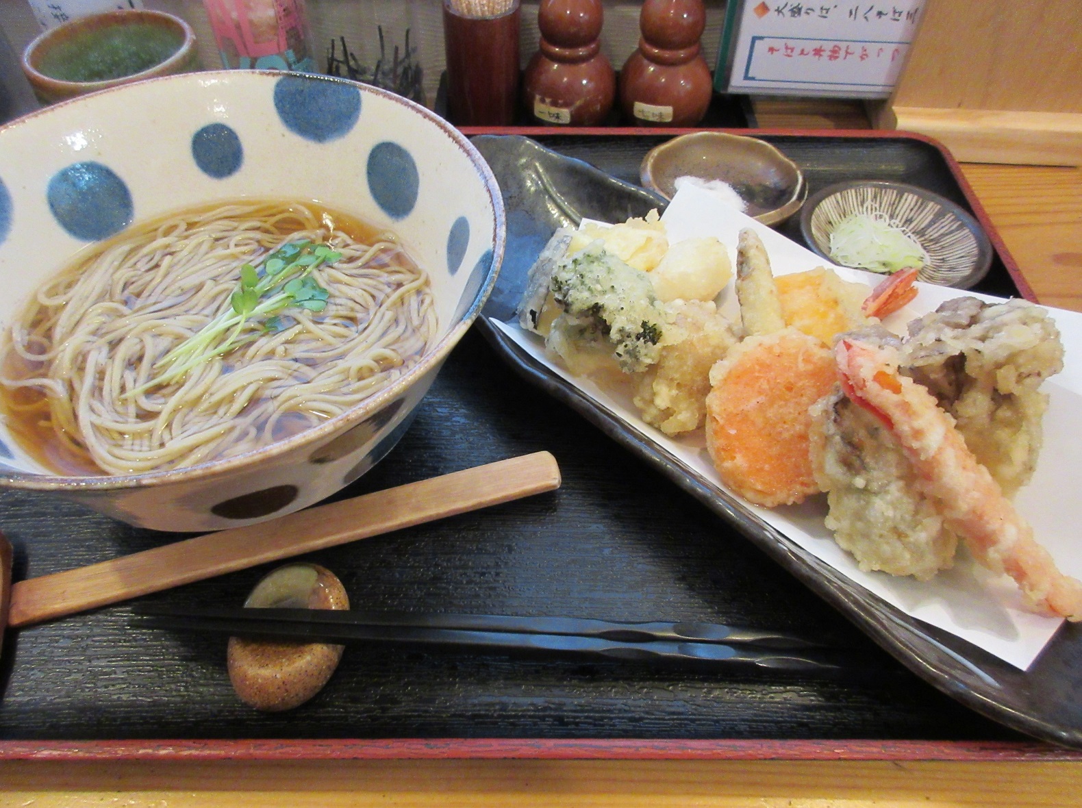 2022.1.2 (16) 那央人 - そばとてんぷらもりあわせ 1580-1180