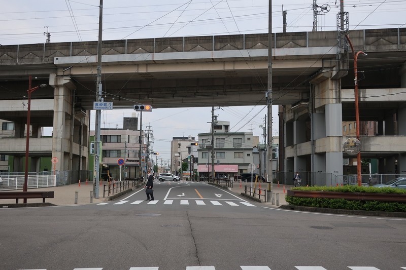 2022.5.17 (41) 高砂町3丁目交差点(みなみどり) 1500-1000