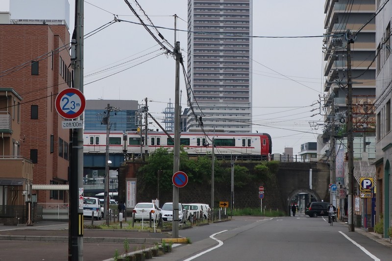 2022.5.17 (42) 高砂町3丁目交差点からにしどり 2100-1400