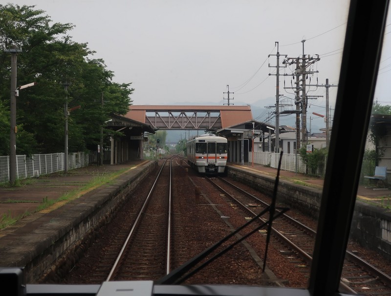 2022.6.21 (42) 富山いきワイドビューひだ - 中川辺(美濃太田いきふつう) 1560-1180