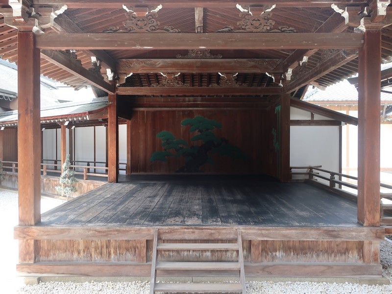 2022.8.11 (62) 彦根城博物館 - 表御殿能舞台 2000-1500