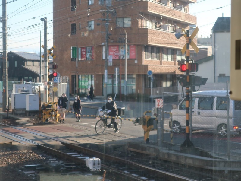 2023.1.19 (15) 中津川いき快速 - ヤマセビルふみきり 1600-1200