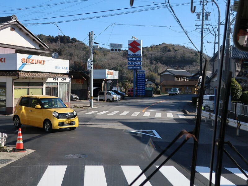 2023.2.28 (33) 川向いきバス - 細川町上屋敷交差点 1600-1200