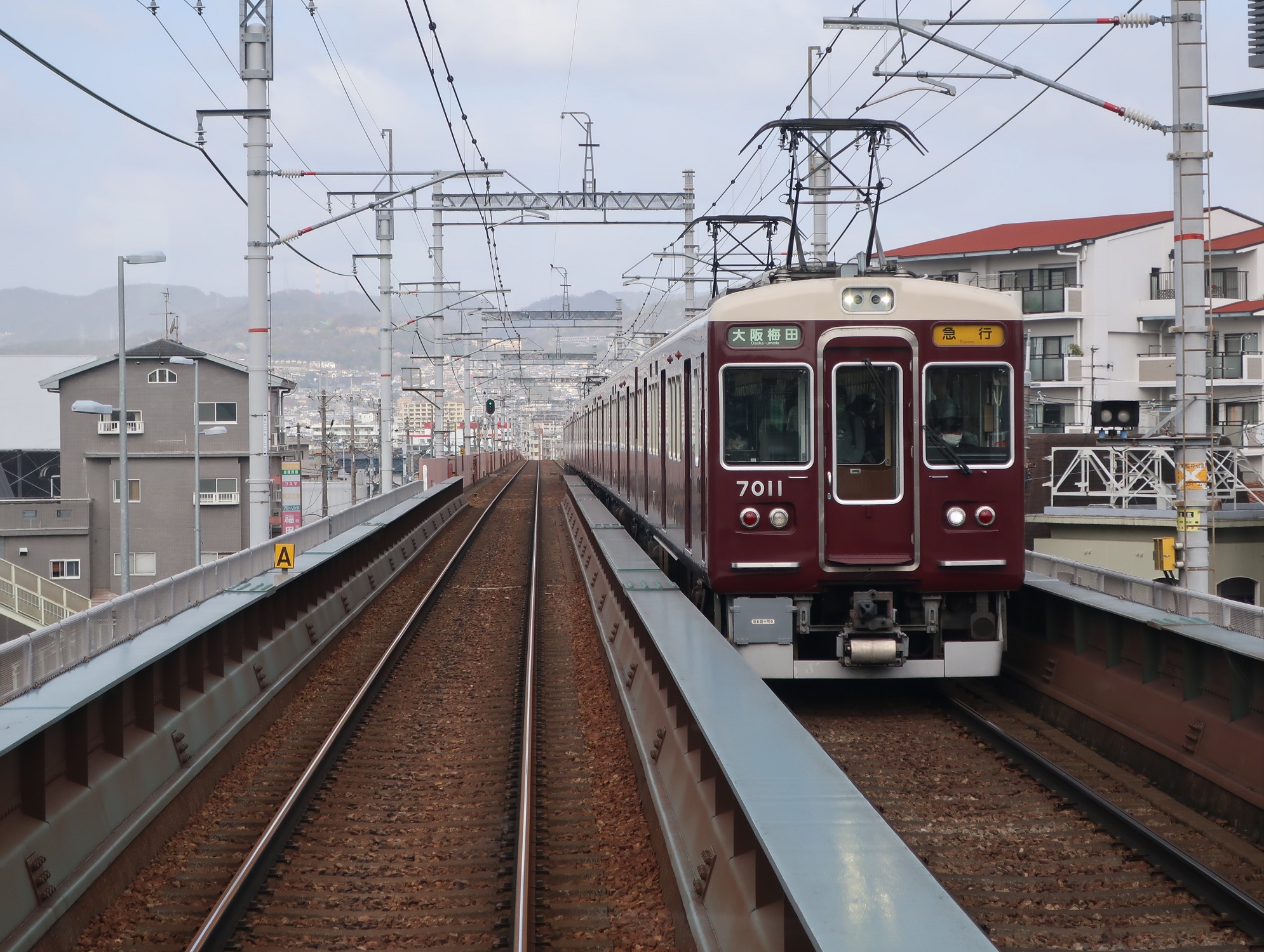 2023.3.27 (42) 宝塚いき急行 - 石橋阪大前池田間（梅田いき急行） 1990-1500