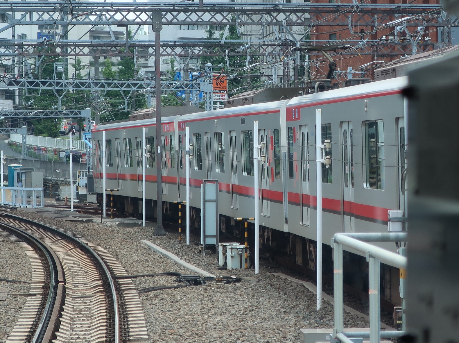 2023.7.3 (107) 和光市いき急行 - 中目黒代官山間(北千住いきふつう) 1580-1180