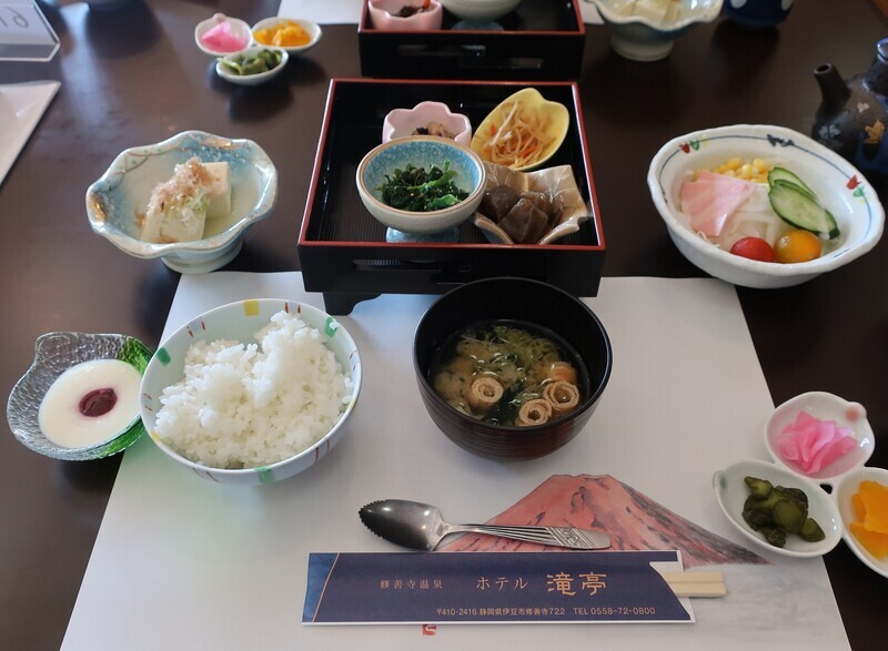 2023.7.17 (3) ホテル滝亭 - あさめし 1580-1160