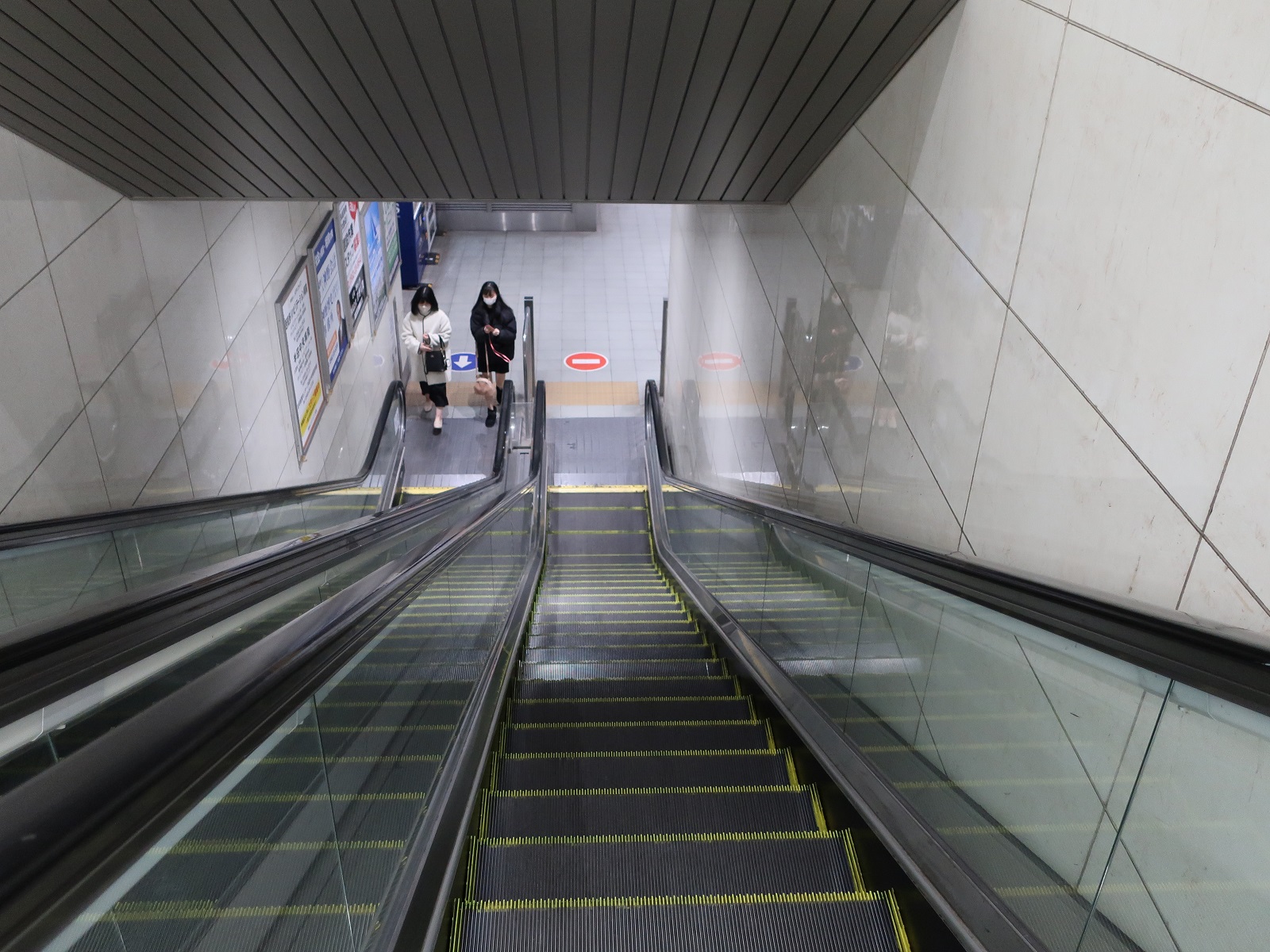 2024.3.18 (40) おおたがわ - えすかれーたー 1600-1200