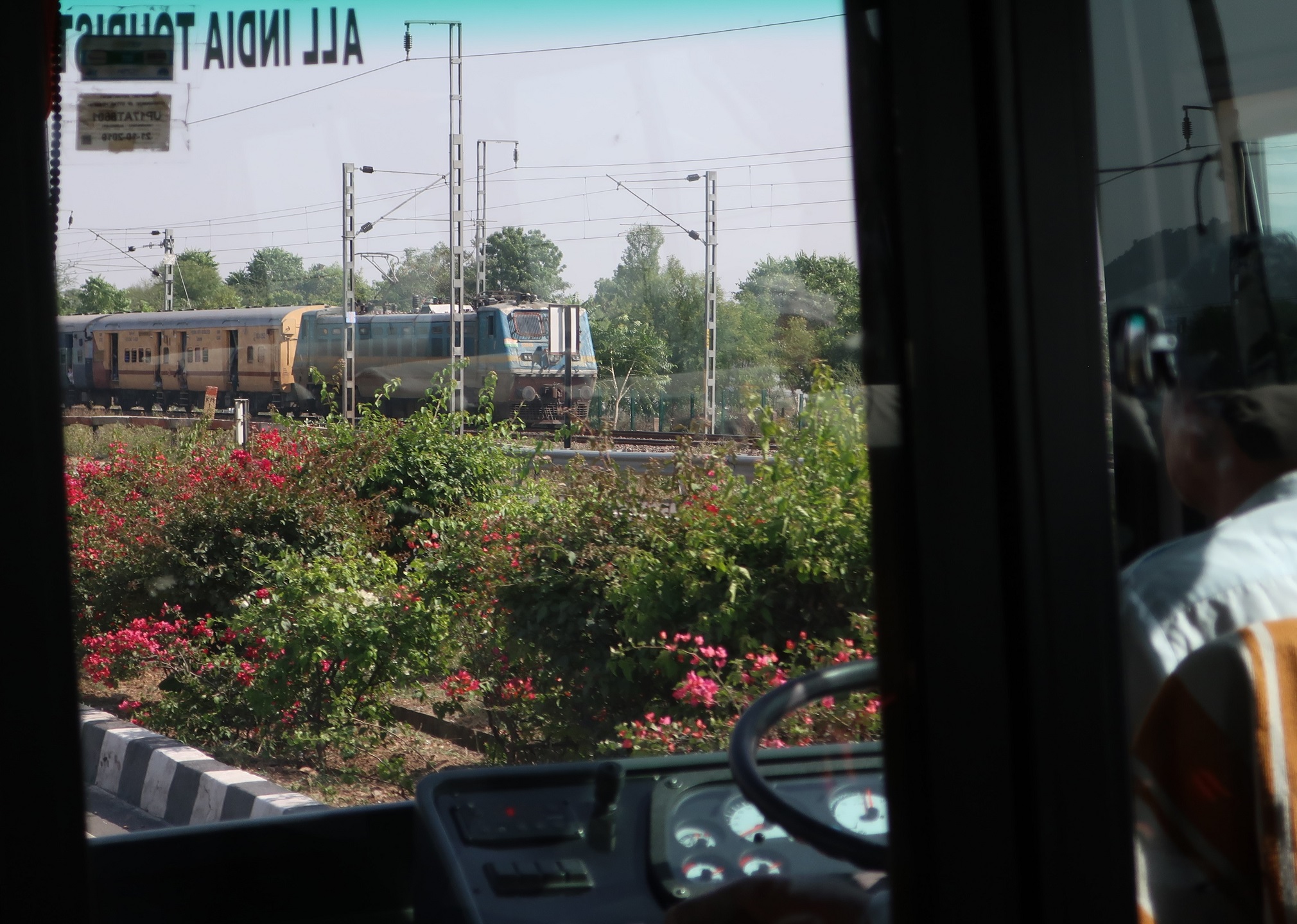 2025.11 (196) あーぐらーどうちゅう - でんしゃ 2020-1440