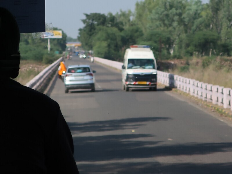 2025.11 (204) あーぐらーどうちゅう - はし 1600-1200