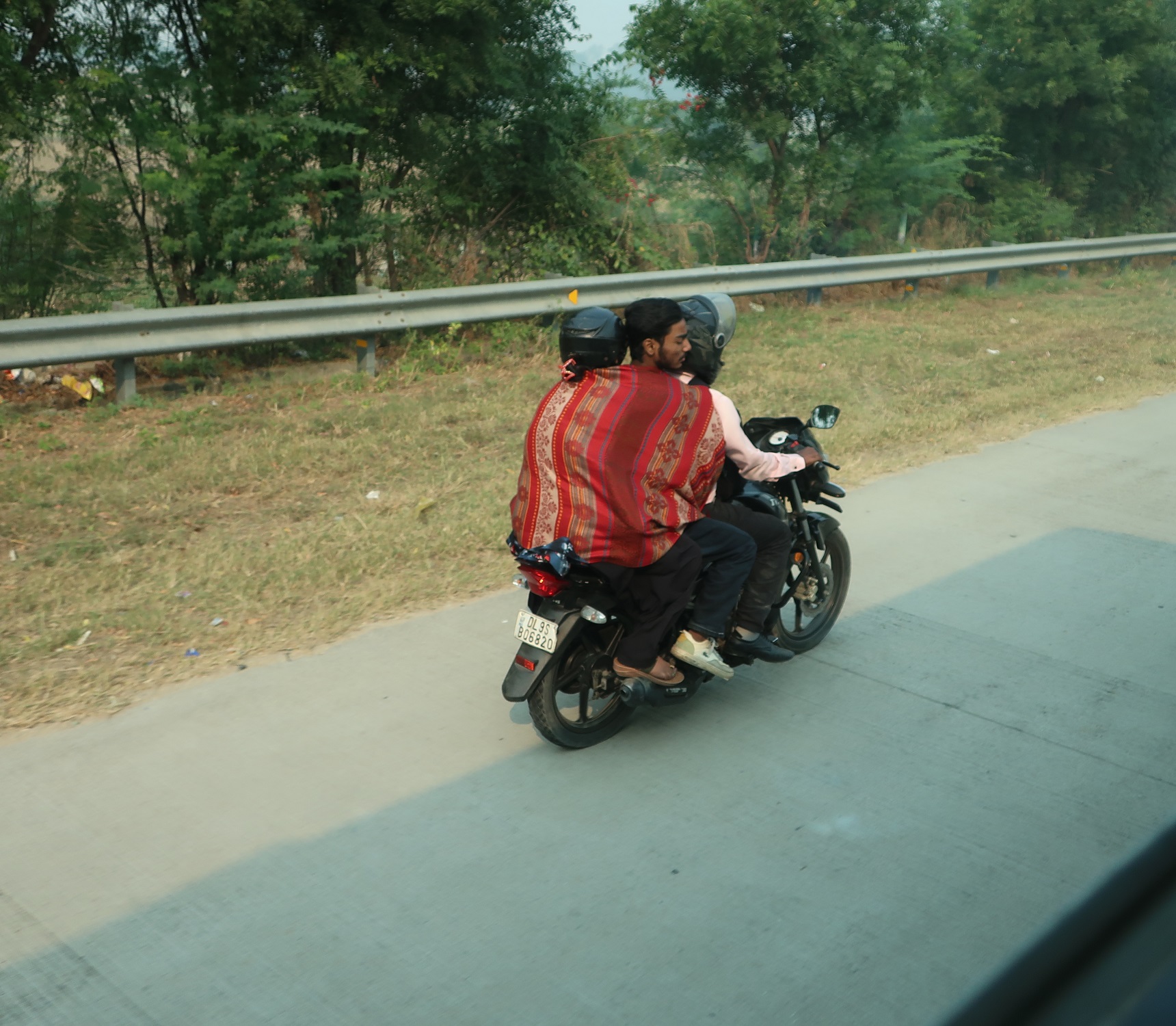 2025.11 (1083) でぃっりーどうちゅう - ろかたをはしるばいく 1720-1500