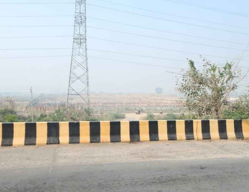 2025.11 (1096) でぃっりーどうちゅう - だいがくけんせつげんば 1560-1200