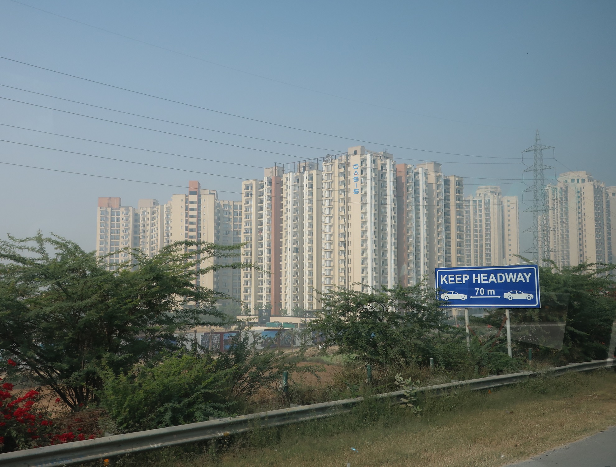 2025.11 (1097) でぃっりーどうちゅう - おあしすこうそうじゅうたく 1980-1500