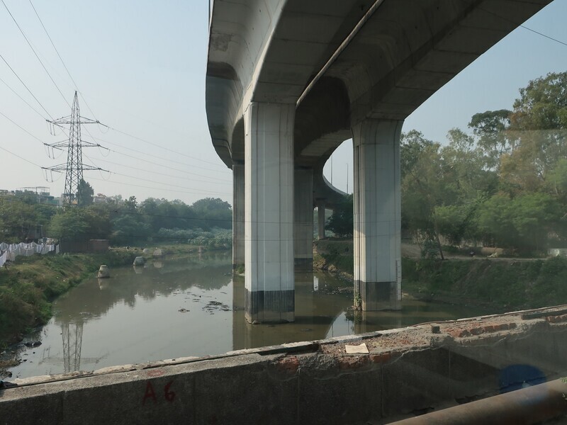 2025.11 (1115) でぃっりーどうちゅう - かわうえのこうかみち 1600-1200