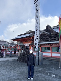 本殿前