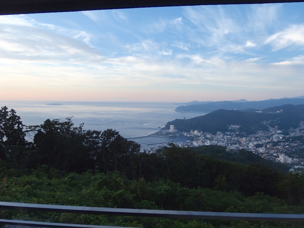 f:id:iyotabi:20170930003544j:plain f:id:iyotabi:20170930003544j:plain