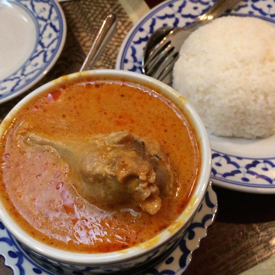 煮込み鶏肉とジャガイモカレー@ライカノ