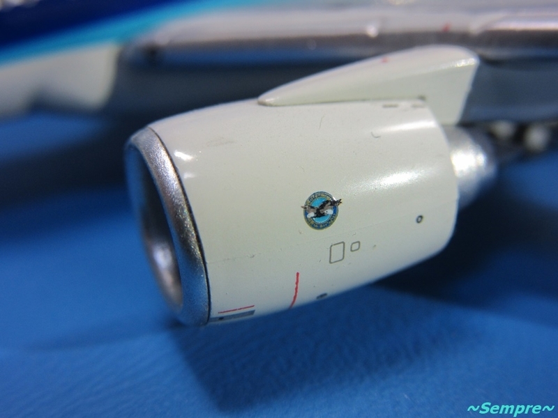 全日空商事 ANA B777-300 ガンダムジェット JA755A 1/400スケール