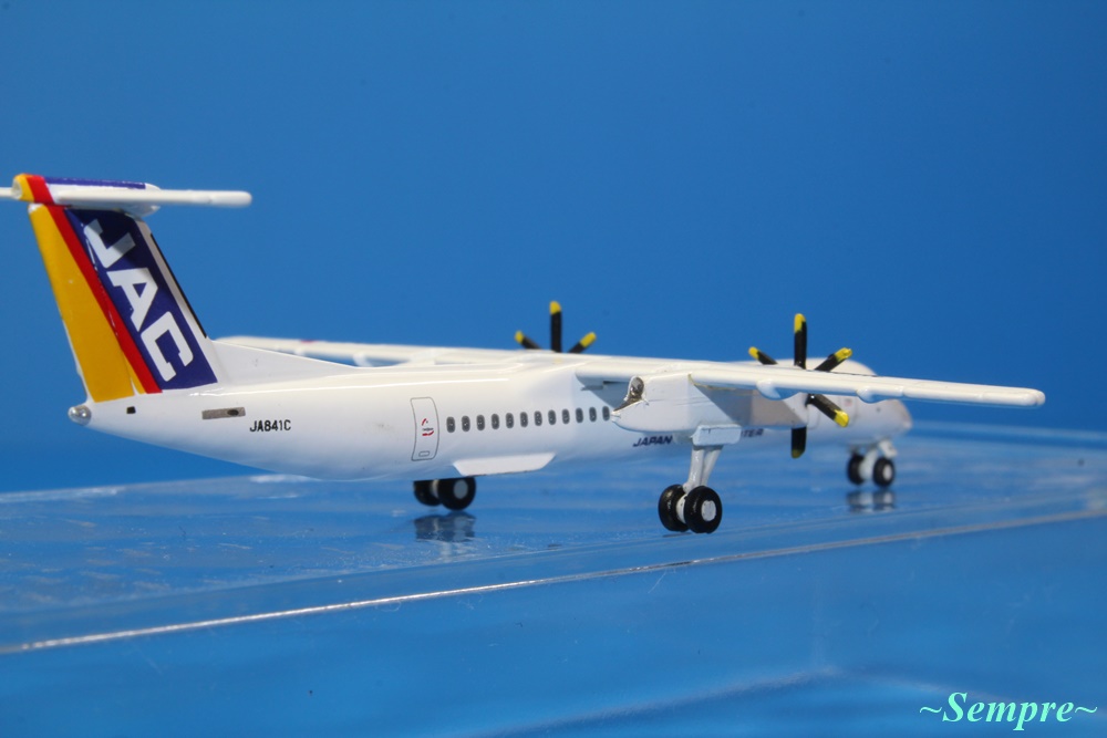 JALUX 1/200 DHC-8-400 JACアーク塗装 飛行機模型]日本エアコミューター DHC-8-Q400 1/200 - YouTube