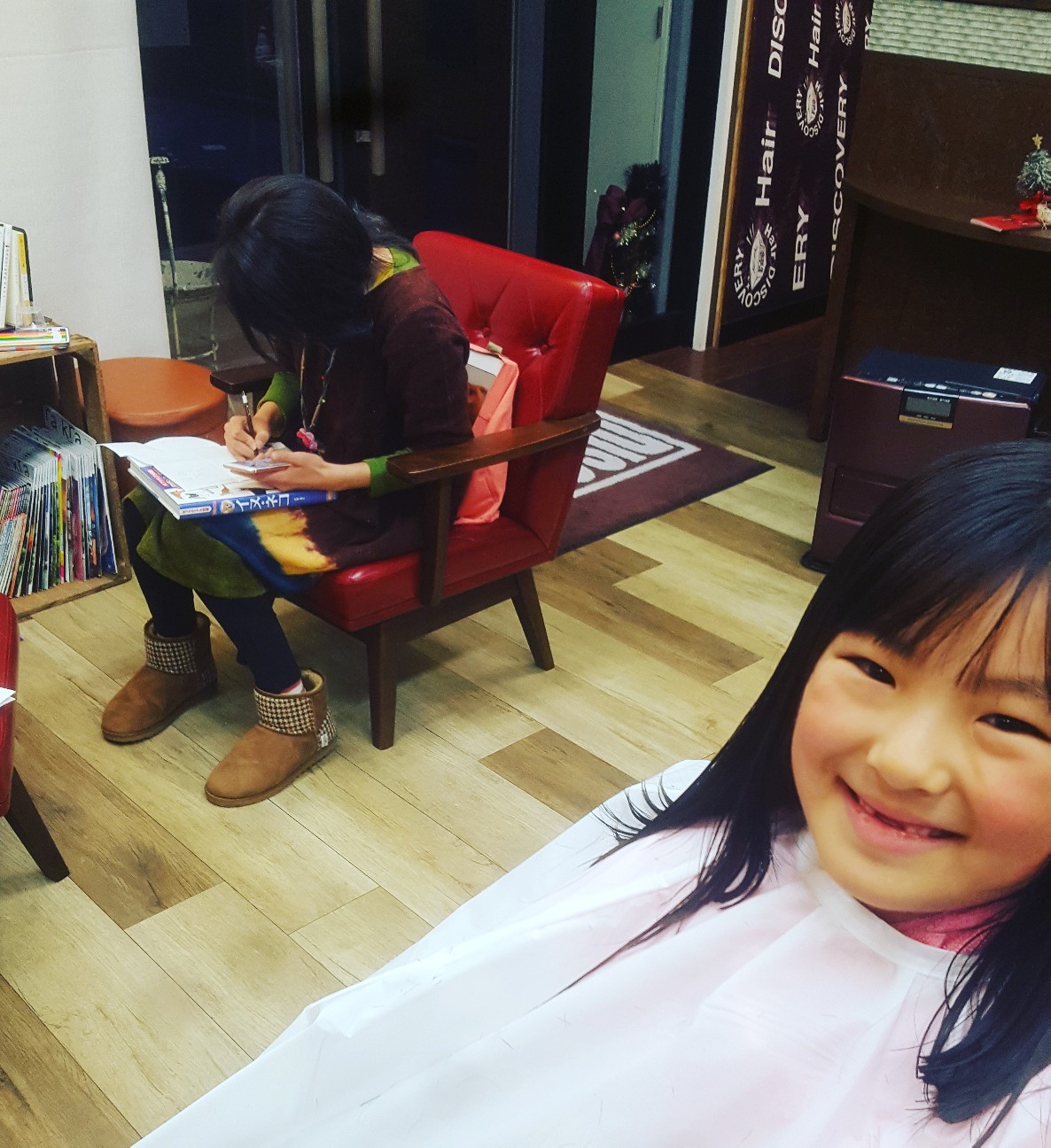 ブログ 子供連れてくるお客様 自由すぎる美容室 美容師 Hitomiの Blog