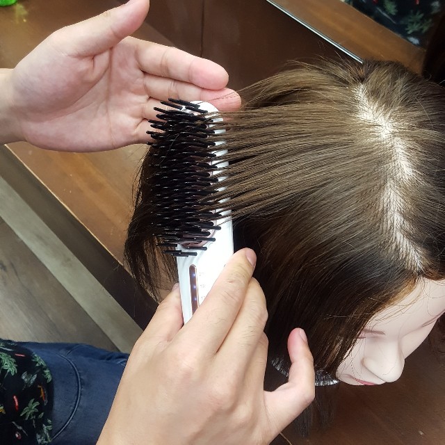 ヘアケア 髪の表面の パヤパヤ毛 を 不器用でも サラサラ にできる神アイテム降臨 美容師 Hitomiの Blog ヘアケア 髪の表面の パヤパヤ毛 を 不器用でも サラサラ にできる神アイテム降臨 美容師 Hitomiの Blog