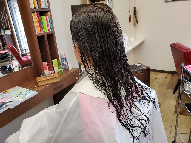 くせ毛 ばっさりカット 9年ぶりの美容室 美容師 Hitomiの Blog