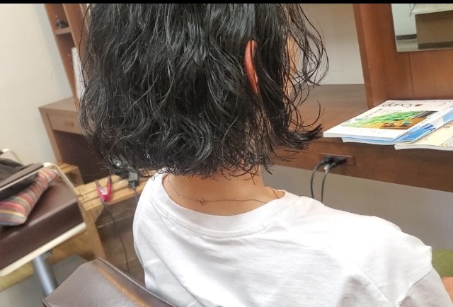Blog くせ毛をカットでウェービーな質感にしてみた 美容師 Hitomiの Blog Blog くせ毛をカットでウェービーな質感にしてみた 美容師 Hitomiの Blog