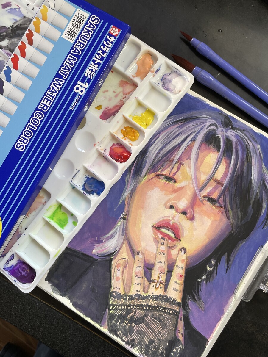 韓国ラッパーの絵を描くサクラマット水彩 - 桃蝶画房