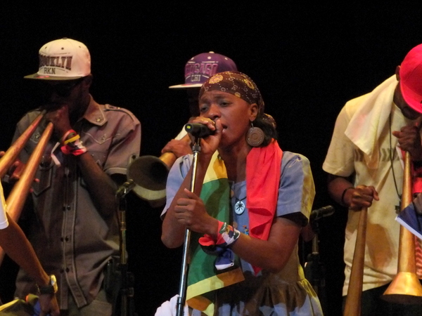 ハイチ、パキスタンの伝統音楽 - じゃぽブログ