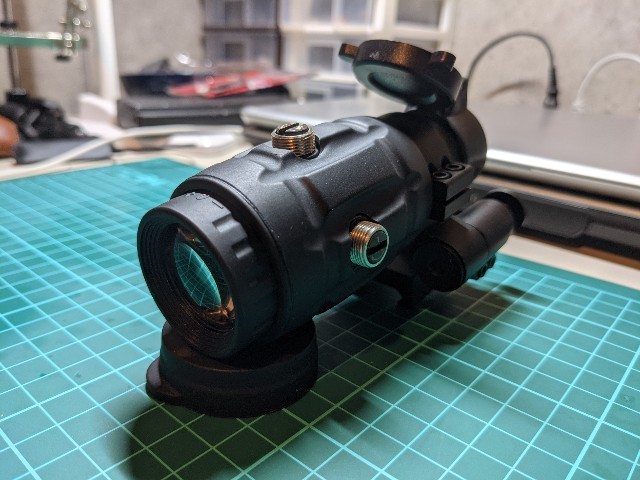 ベクターオプティクス 5倍 マグニファイア スイングマウント付き 24射目 ベクターオプティクス VECTOR OP TICS マグニファイア