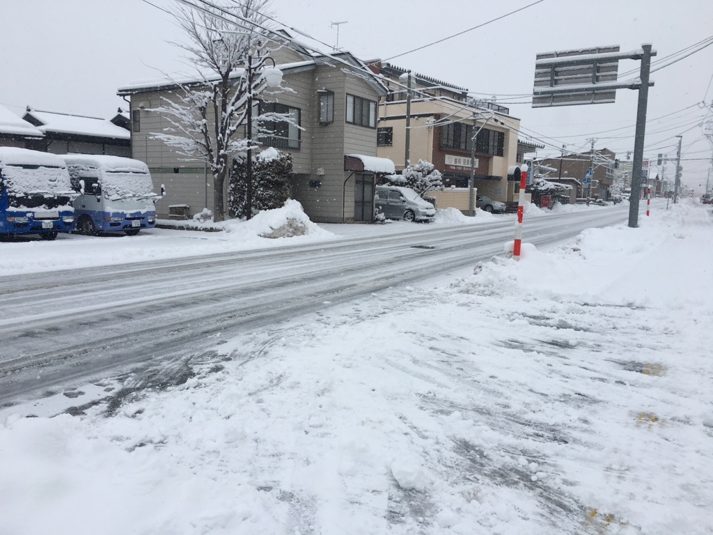 土屋薬局の駐車場