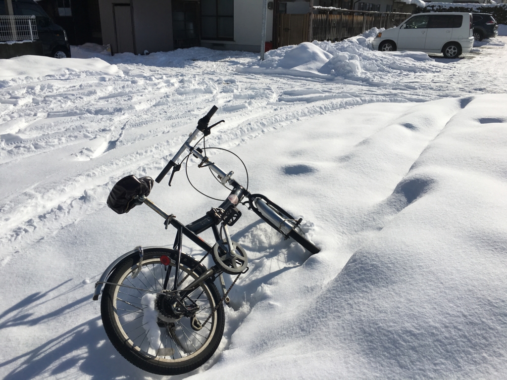 雪の自転車