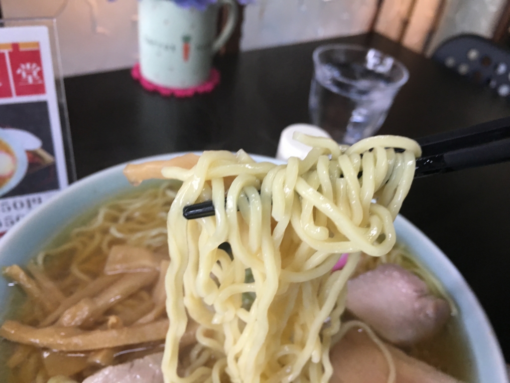 中華そばの麺リフトアップ