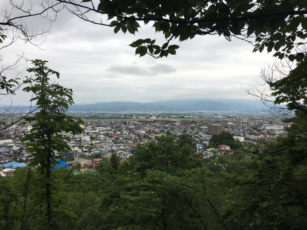 f:id:jdy00247:20170527101710j:plain 月山、葉山は雲隠れ