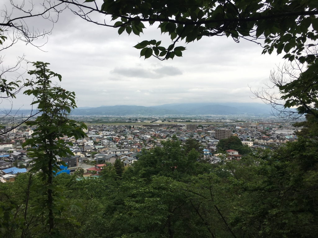 月山、葉山は雲隠れ