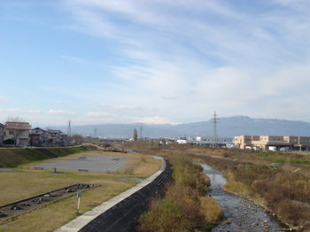 「おらだちの野川から眺める月山と葉山連邦」