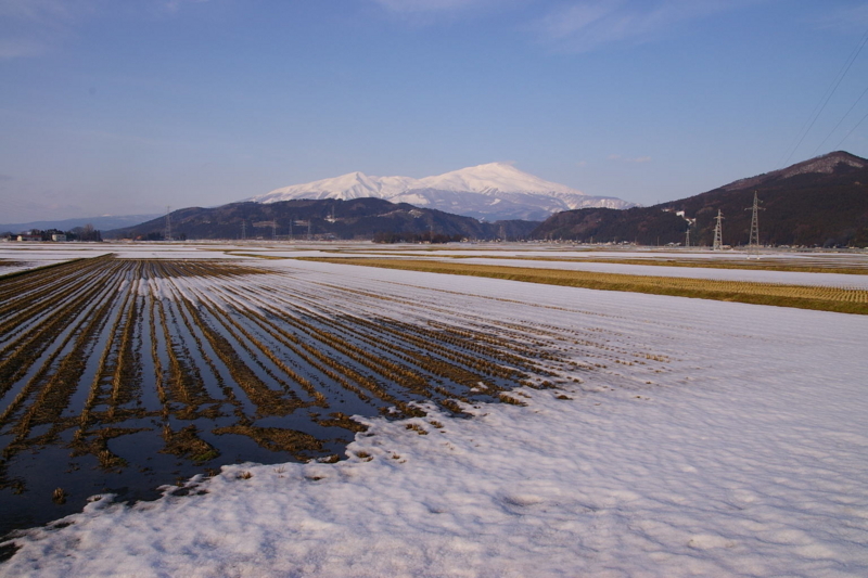 八幡町からの鳥海山眺め