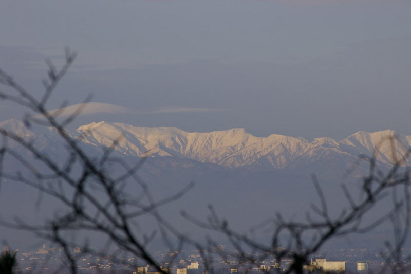 Imgp8229091209 若木山から朝日連峰眺め