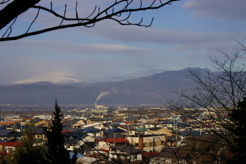 若木山から眺めた月山と葉山