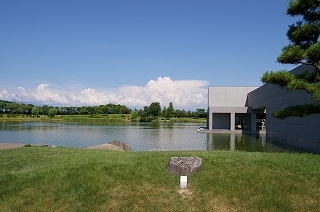 Imgp9680100808 酒田市・土門拳記念館 「拳湖」