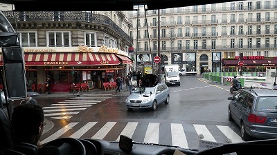 パリの街並み　バスの車窓から