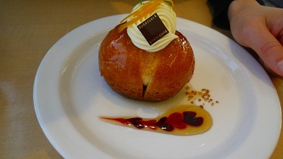 　大丸のカフェで食べたケーキ