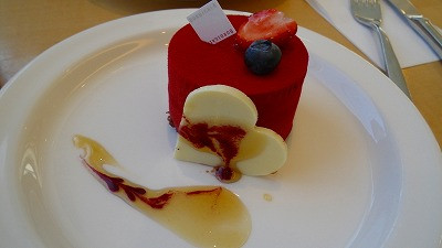 Imgp49530210 大丸のカフェで食べたケーキ