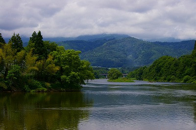 最上川の大淀の流れ