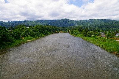 最上川　三ヶ瀬の流れ