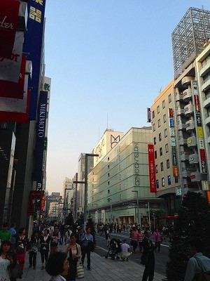 Img_07290525 歩行者天国の銀座は晴れやかでした。