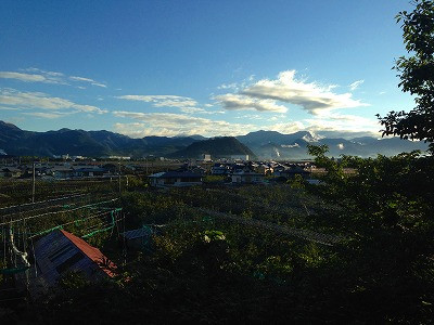 赤い屋根のある風景