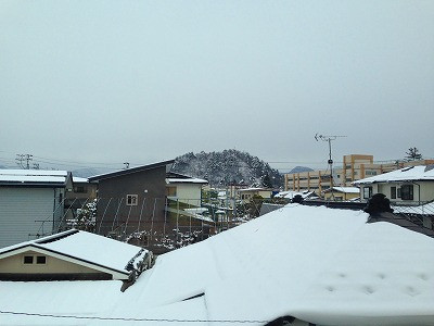 若木山　冬の鉛色の空、コンクリートスカイ