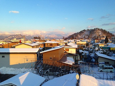 左の奥が大森山、東根方面です。