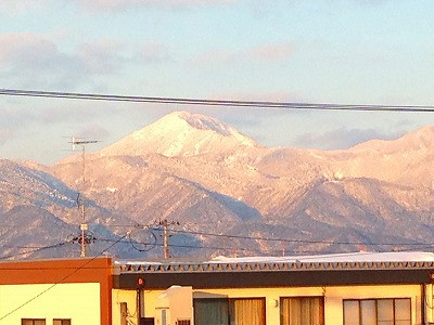 こちらは村山の母なる山、甑岳です。